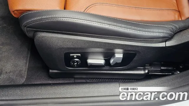 BMW 8-Series — Фото автомобиля 24