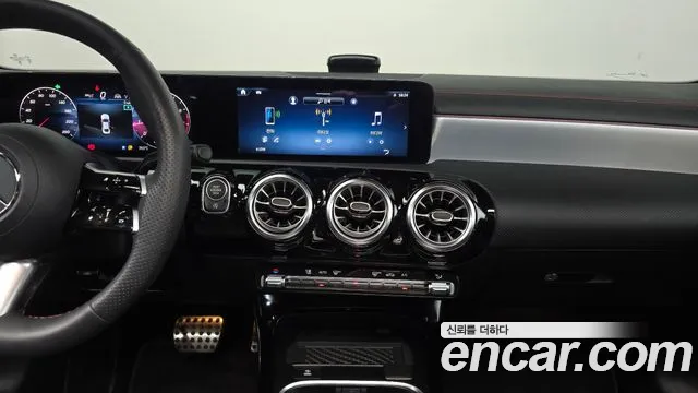 Mercedes-Benz CLA-Class — Фото автомобиля 12