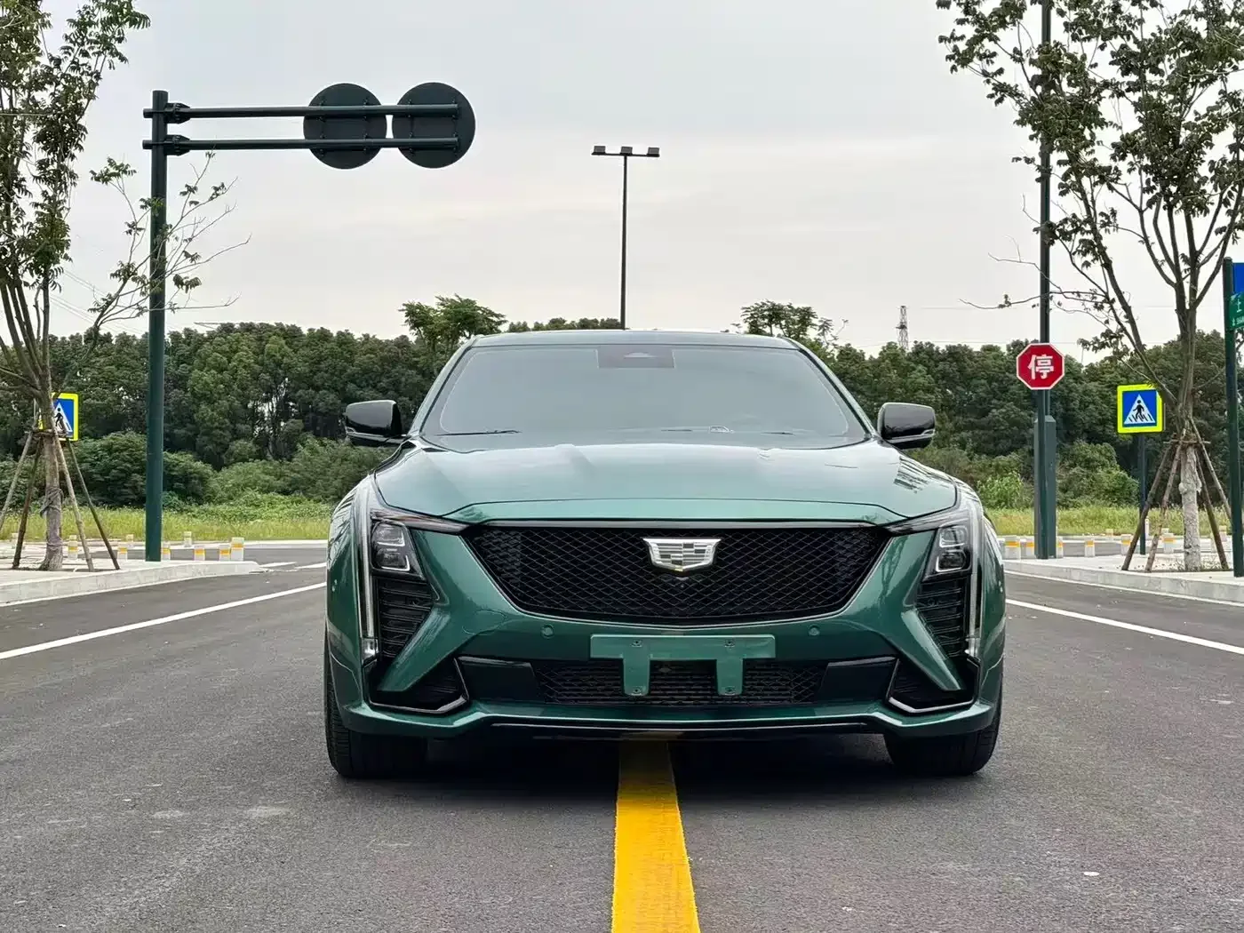 Cadillac Cadillac CT5 2025 Model 28T Track Performance Edition — Фото автомобиля 2