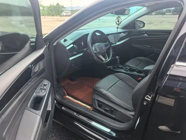 Volkswagen Passat — Фото автомобиля 5