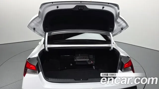 Hyundai Avante CN7 — Фото автомобиля 24