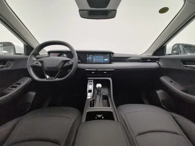 Roewe i5 — Фото автомобиля 5