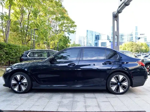BMW i3 — Фото автомобиля 2