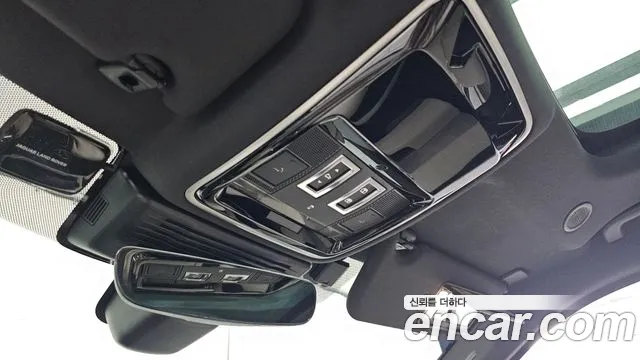 Land Rover Range Rover Velar Range Rover Velar 2.0 P250 R-Dynamic SE — Фото автомобиля 25