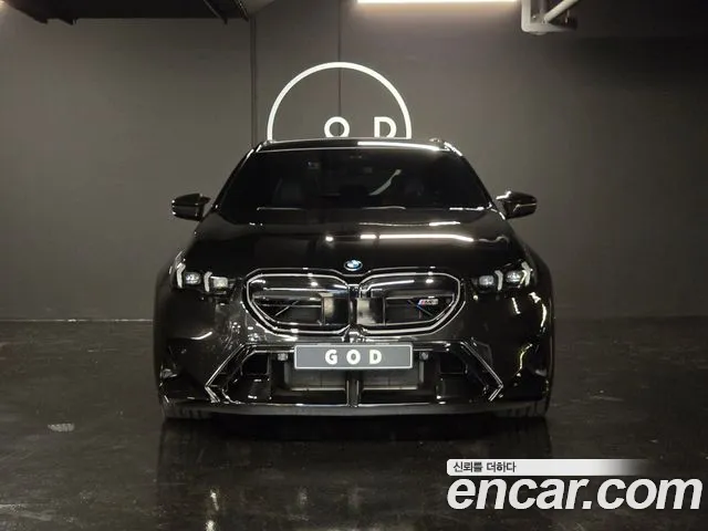 Фотография автомобиля — BMW M5 G90