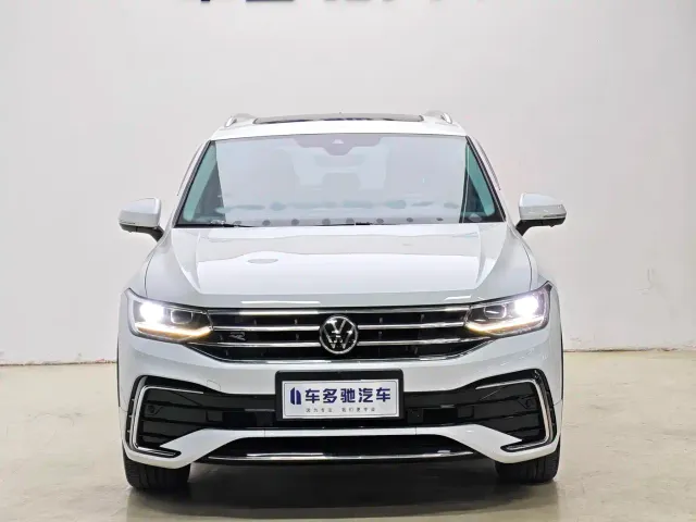 Volkswagen Tiguan L — Фото автомобиля 2