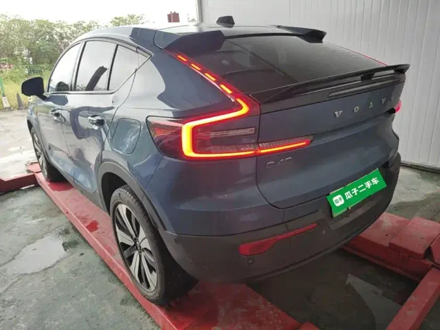 Volvo C40 — Фото автомобиля 4