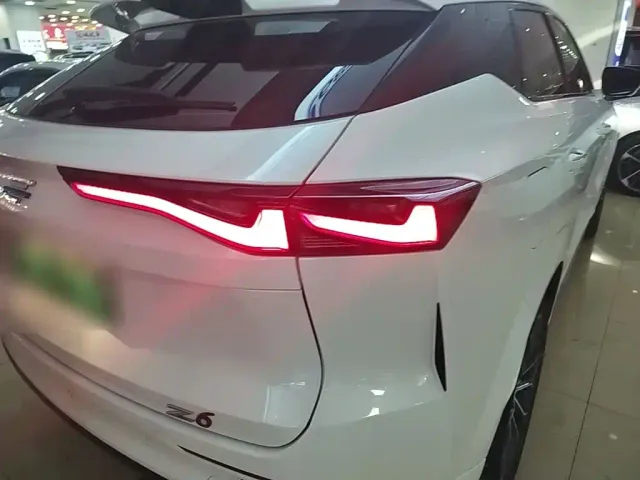 Changan Oshan Z6 EV — Фото автомобиля 7