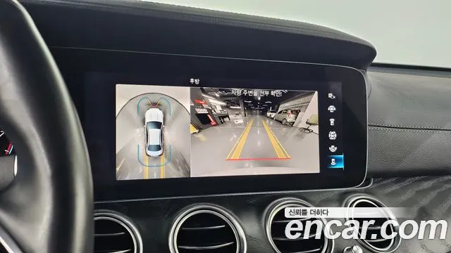 Mercedes-Benz E-Class — Фото автомобиля 14