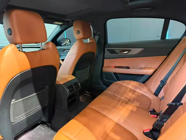 Jaguar XEL — Фото автомобиля 10