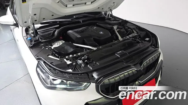 BMW 5 Series G60 — Фото автомобиля 9