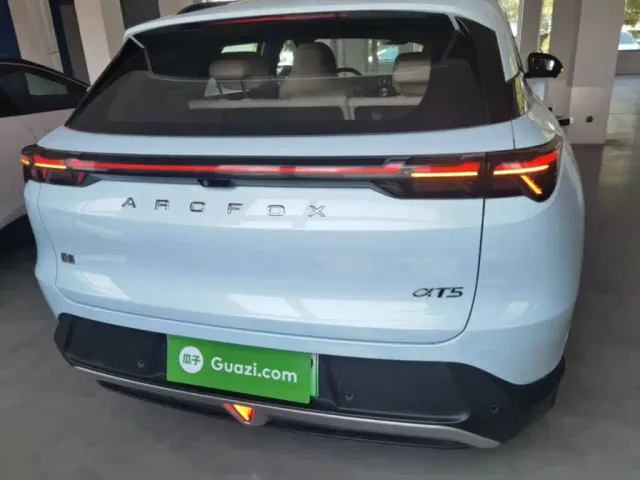 Arcfox Alpha T5 — Фото автомобиля 3