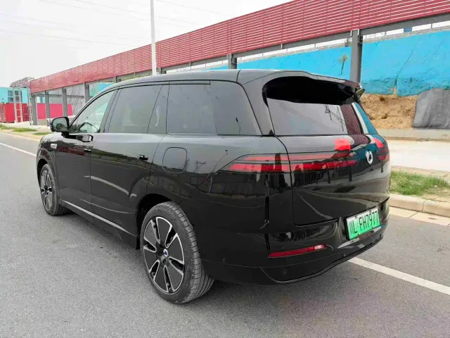Denza N8L — Фото автомобиля 7