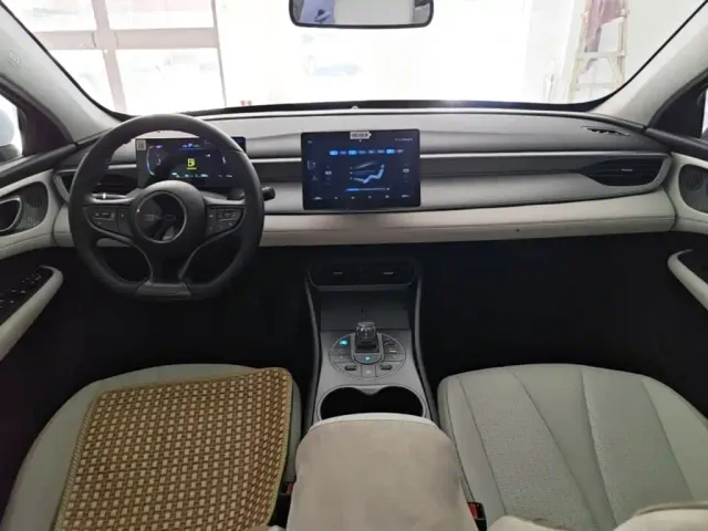 BYD Seal 05 DM-i — Фото автомобиля 9