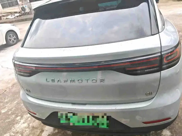 Leapmotor C11 — Фото автомобиля 10