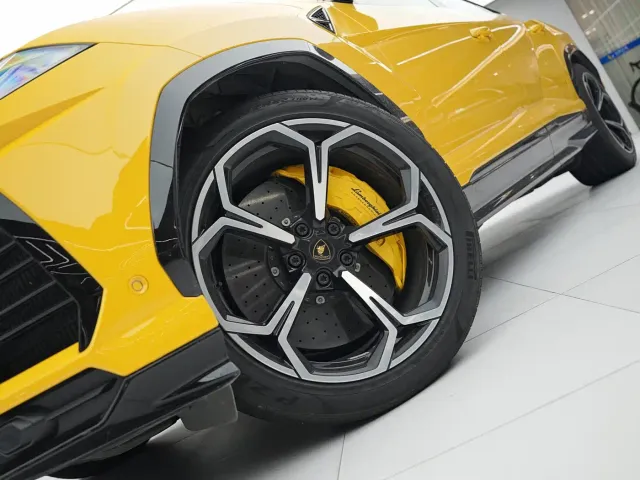 Lamborghini Urus — Фото автомобиля 6