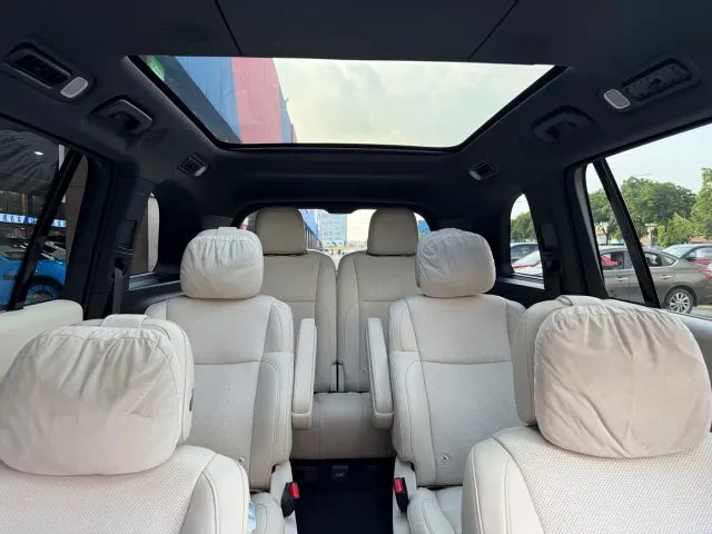 Li Auto L9 — Фото автомобиля 30
