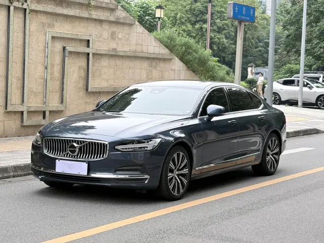 Фотография автомобиля — Volvo S90