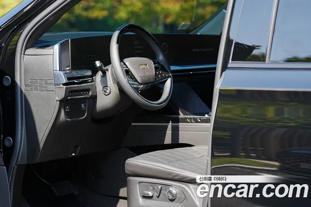 Cadillac Escalade Generation 5 — Фото автомобиля 9