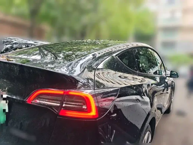 Tesla Model Y — Фото автомобиля 6