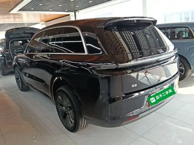 Li Auto L8 — Фото автомобиля 4