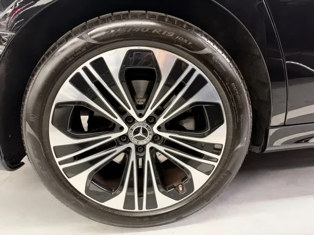 Mercedes-Benz E-Class — Фото автомобиля 4