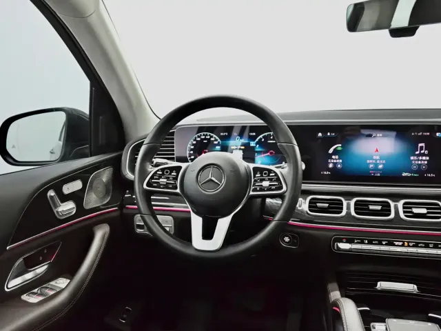 Mercedes-Benz GLE-Class — Фото автомобиля 12