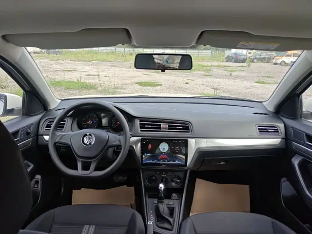 Volkswagen Lavida — Фото автомобиля 9