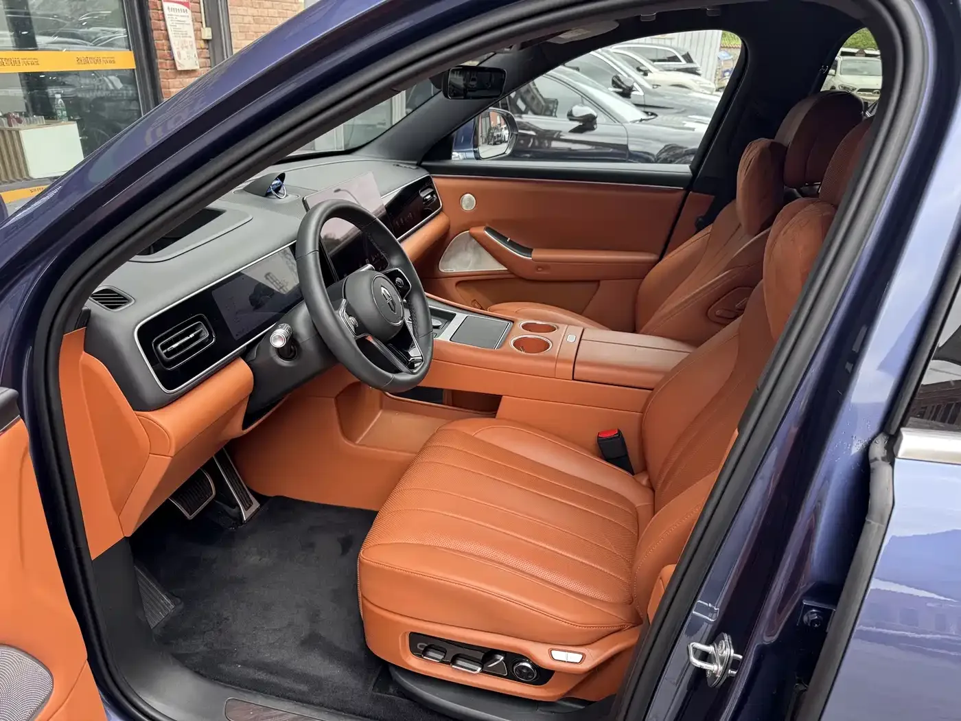 AITO Wenjie AITO M7 2026 Extended Range Ultra AWD 5-Seater — Фото автомобиля 7