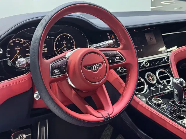 Bentley Continental — Фото автомобиля 13