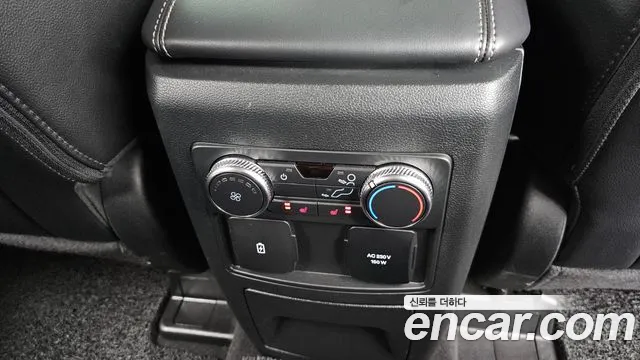 Ford Explorer — Фото автомобиля 19