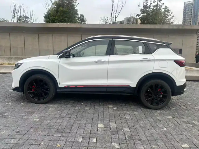 Geely Binyue — Фото автомобиля 7