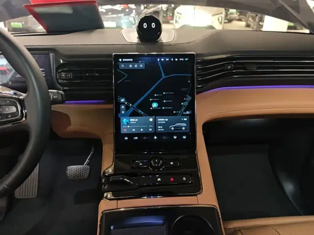 Nio ES8 — Фото автомобиля 12