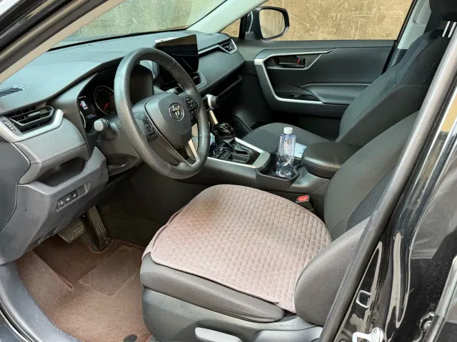 Toyota RAV4 — Фото автомобиля 6