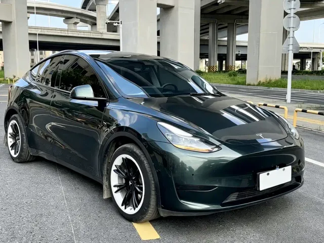 Tesla Model Y — Фото автомобиля 2