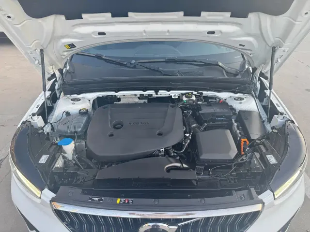Volvo XC40 — Фото автомобиля 9