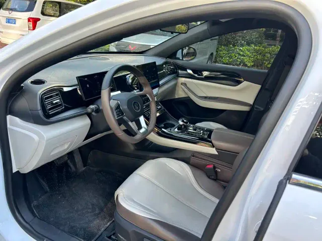 BYD Qin PLUS — Фото автомобиля 12