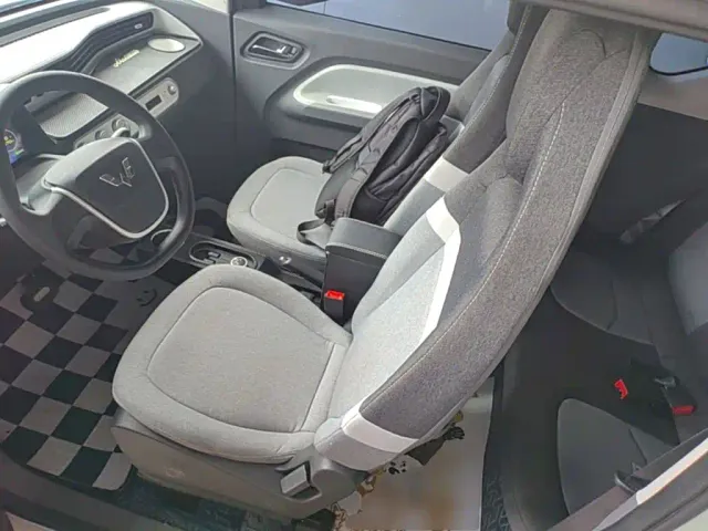 Wuling Hongguang Mini EV — Фото автомобиля 14