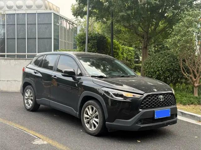 Toyota Corolla Cross — Фото автомобиля 3