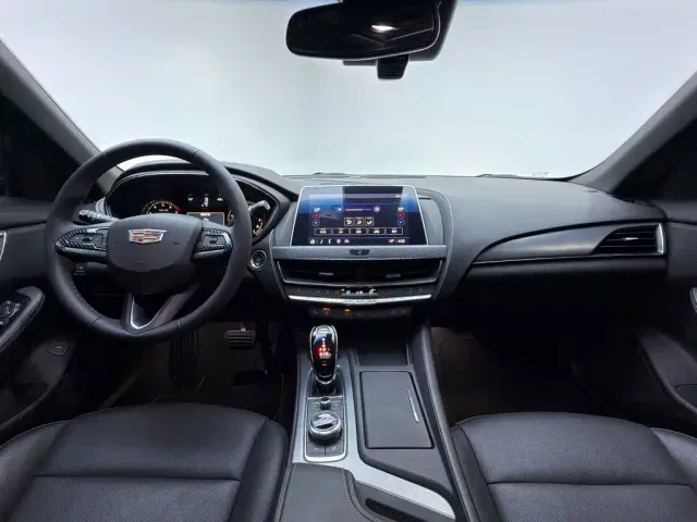 Cadillac CT5 — Фото автомобиля 12