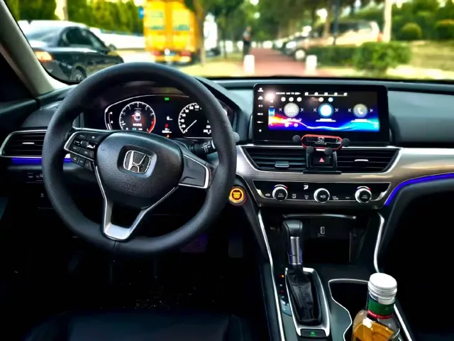Honda Accord — Фото автомобиля 5