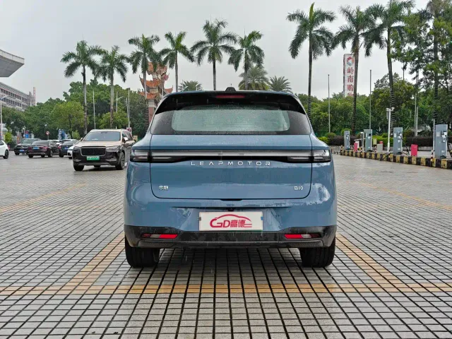 Leapmotor B10 — Фото автомобиля 7