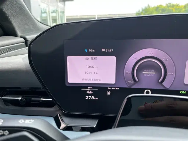 Audi Q6L e-tron — Фото автомобиля 19