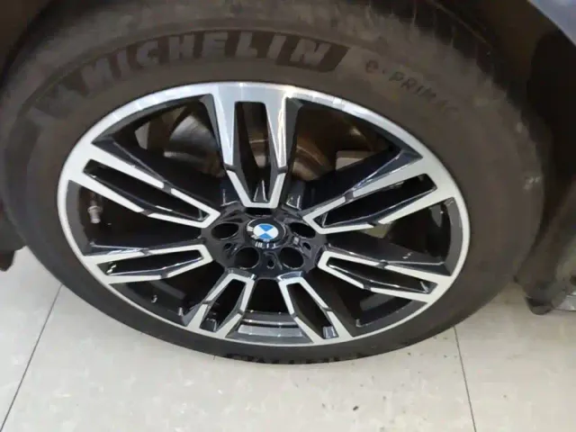 BMW 5 Series — Фото автомобиля 22