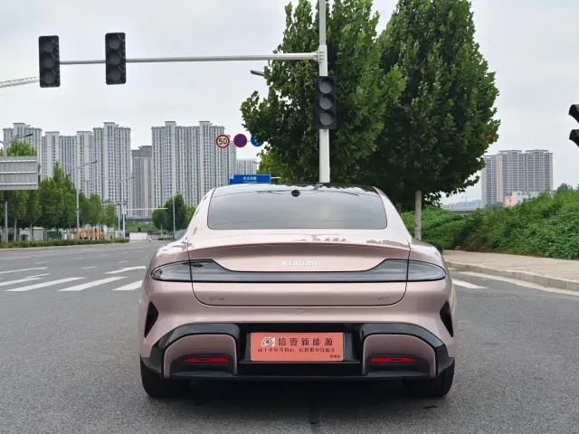 Xiaomi SU7 — Фото автомобиля 13