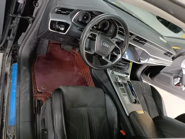 Audi A7L — Фото автомобиля 8