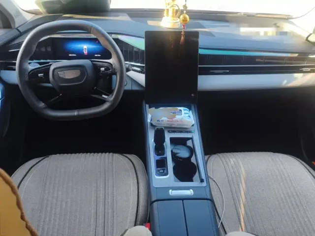 Geely Boyue L — Фото автомобиля 10