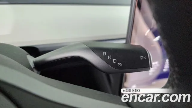 Tesla Model Y — Фото автомобиля 12