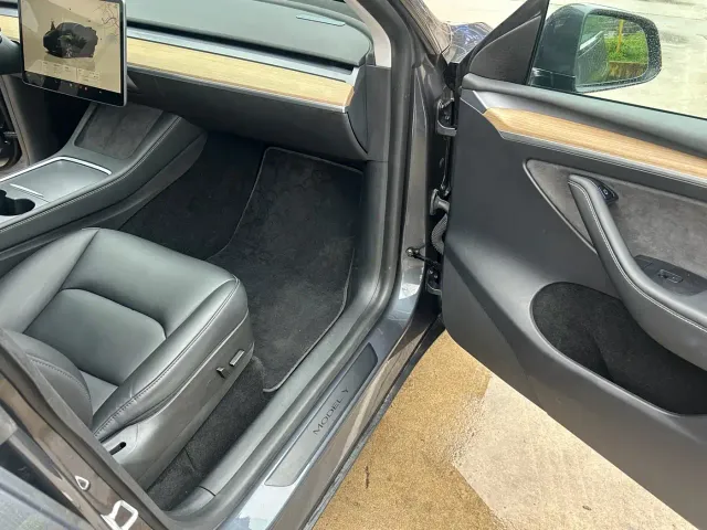 Tesla Model Y — Фото автомобиля 8