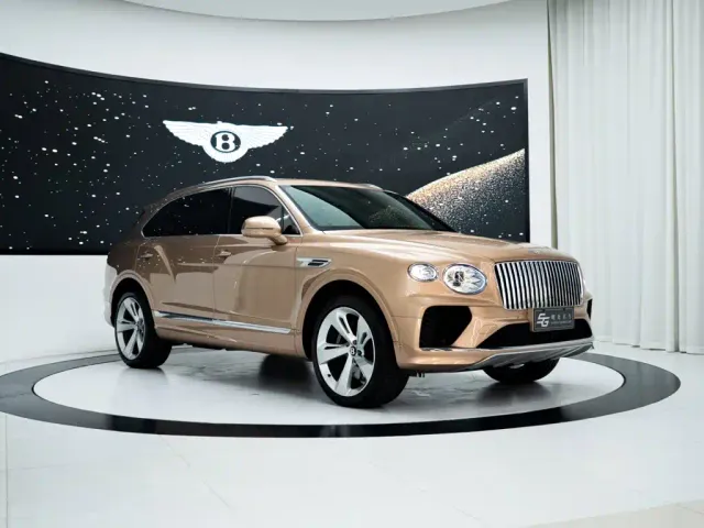 Bentley Bentayga — Фото автомобиля 3